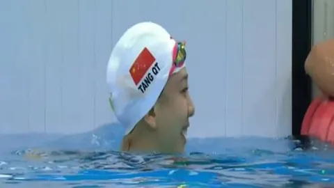 拜仁与奥格斯堡惊险赢球，榜首仅差2分失手